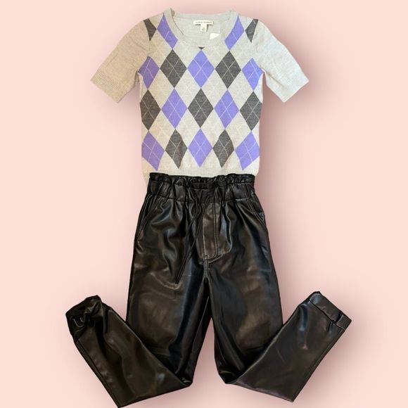 Banana Republic (XS) Grey Short Sleeve Sweater with Purple Pattern - Picture 5 of 5